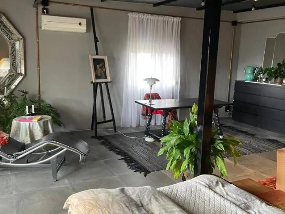 Sol Radiante Attic Studio, Designer-Style Studio With Top-Tier Amenities 托雷莫利诺斯