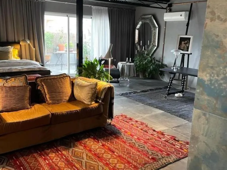 Sol Radiante Attic Studio, Designer-Style Studio With Top-Tier Amenities Torremolinos Apartment